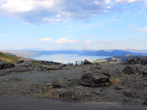 展望台から見える屈斜路湖景観