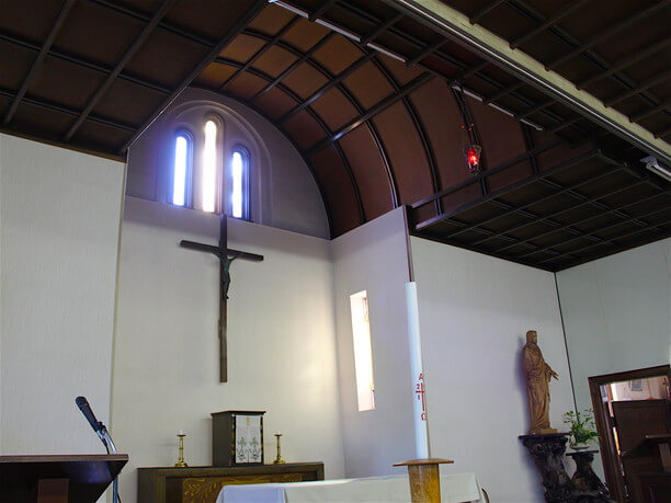 礼拝堂のアーチ型の天井
