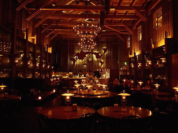 感動！167個のランプが灯る 美しいカフェ「北一ホール」 | JTRIP Smart