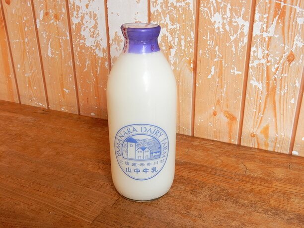 瓶入り牛乳900ｍｌ/380円