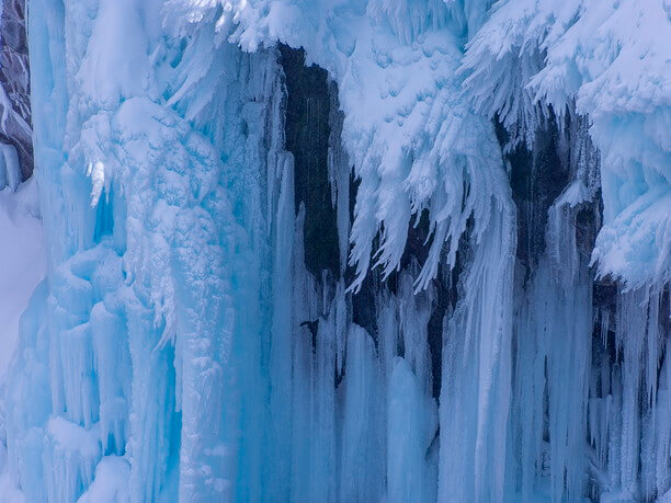 凍り付いたフレペの滝