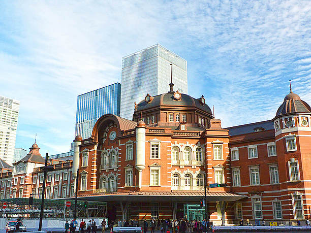 東京駅周辺の街並み画像